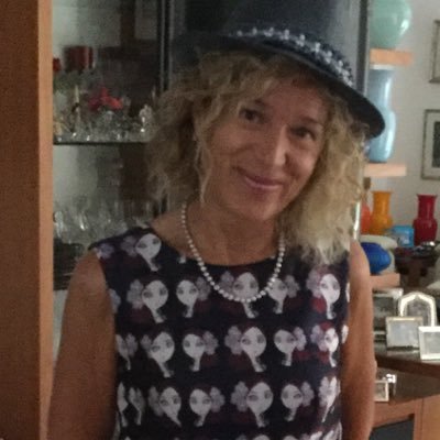 robitu's profile picture. Prima firmataria del movimento Vogliamo un mondo senza chiavi. Bradipesca e tarantolata a fasi alterne. Appassionatamente insegnante.