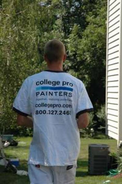 Exterior Home Painting in South West Burlington. Call Today For Your FREE Estimate 1 (800) 32-PAINT (72468)