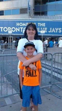 I'm a person that likes to have fun spend time with my kids.... I'm honest and a very trusting person... loves to play sports and all around fun person