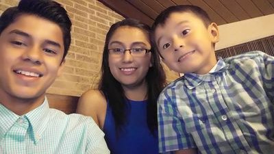 Julian & Melanie👩👧👦| Count On Him In All Your Ways, And He Will Direct Your Paths. Prov 3:6 ✞