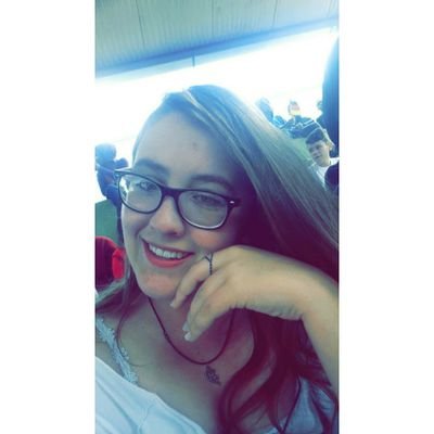 Mineira uai❤| 17 Primaveras🌸|Face: Ana Laura Pereira|Whats: 35-99716-4073| Sonhar nunca desistir ter fe pois fácil não é nem vai ser!
