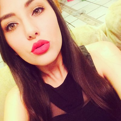 Fashion, Beauty & Lifestyle Youtuber! ❤️ Follow me . || Contact: