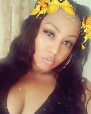 IamThaBizzness's profile picture. I'm tryna live ghetto fab, like takin baths in bottles of Dom P