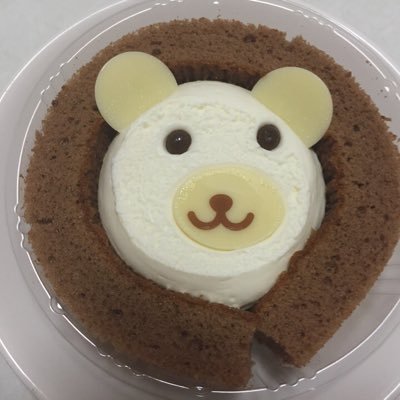 ちっちゃな頃からくいしんぼう。食い意地だけは誰にも負けません！おいしいものをつぶやきます。つぶやく基準はまた食べたいと思うものか、また行きたいお店と思うかどうか。