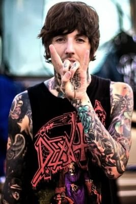 Сериальный задрот,ЛШ,ЗОЖ,пошлячка,бывший дирик,рокер🤘