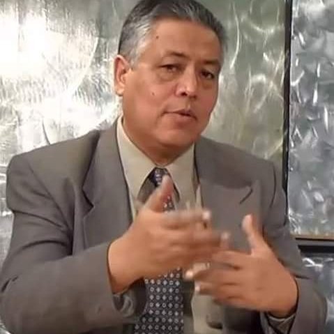 Periodista, locutor y músico; de Guaymas, Son.