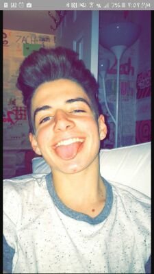 bruhitzachfan's profile picture. 