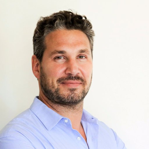 Entrepreneur dans la #silvereco, fondateur de @digitalbabyboom, #brassensophile, un brin de rugby et la Corse dans le coeur.
