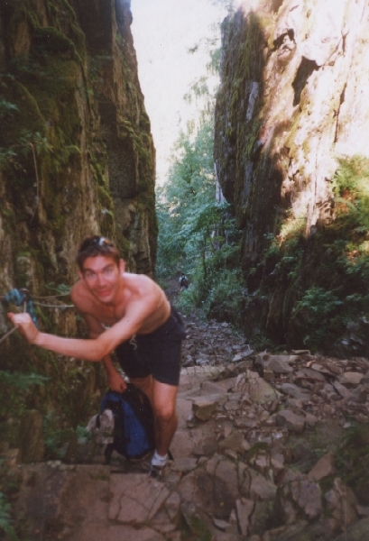 DISCO2009's profile picture. I was an athlete (30.20 10K, 49.15 10M, 65.41 half-marathon, 2.23.35 marathon), now discovered painting, what a joy!!! I feel happy inside. based Liverpool