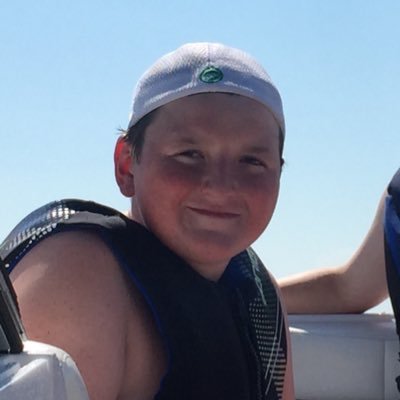 Lax, Ski , Football, Hoops, Baseball. Vineyard vines is life. Chaminade '19
