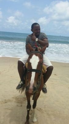 AmanohShuzy's profile picture. 