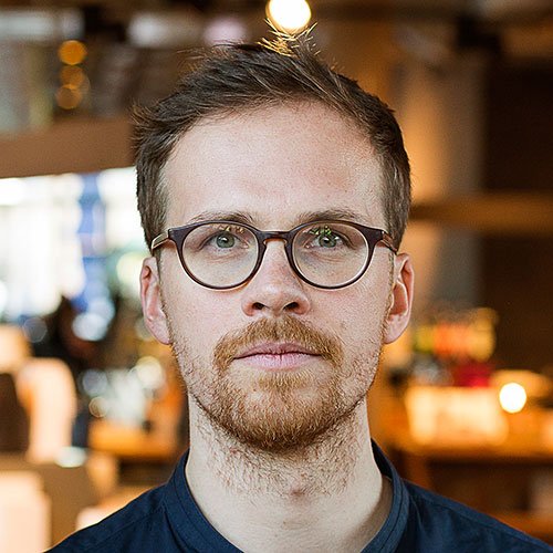 I'm a Human Data Interaction Designer — that likes to develop things and ask questions to real people to overcome abstraction.