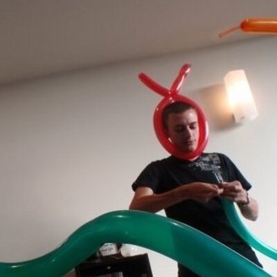 rockethandsrob's profile image