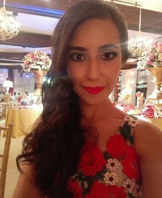 Ñe'e argel, sarcástica, cocinera frustrada, amante del buen café, futura Ingeniera Química y coordinadora de @Lucha_Py ~Transformando tapitas en sonrisas~ 💛