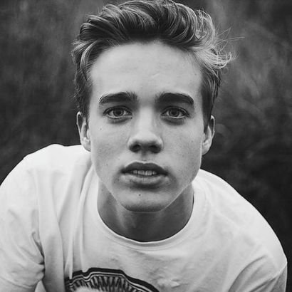 MurchardRPG's profile picture. Adam | 5ème année à Serpentard | Sang pur