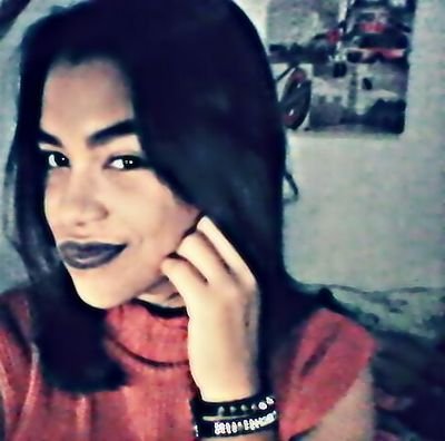 Sou fera, sou bicho, sou anjo e sou mulher...
🎶