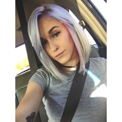 thespacecowgurl's profile picture. Leo-Gemini-Cancer ✨