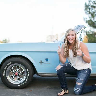 Elle_Bartelson's profile picture. 