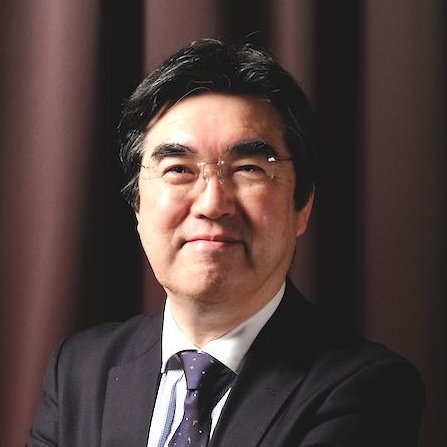 外資系企業日本法人代表や日本ビクターの社長を務めた。2010年8月のワールド・ビジネス・サテライトでは経営のプロとして紹介された。現在は出資先企業の取締役や団体役員を務めながら、音楽プロデュースの仕事に従事している。学生と語らう事がライフワークで早大で教えている。趣味はお城巡り。