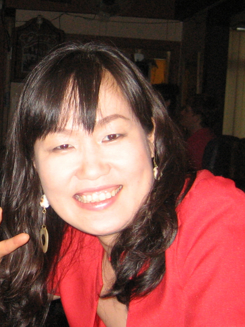 a Supermom!! I work,study,do house chores,rasing my kids and HUSBAND!!^^;