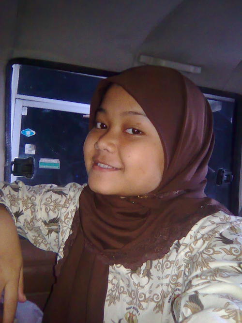 Irfanah's profile picture. Hey . .my name is Laili Irfanah . .please follow me and be my friends :D