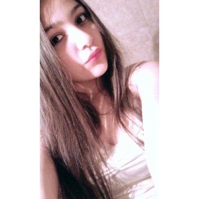 16- {Y quizá él pogo mas grande del mundo sea eso que siento cuando me abrazas}