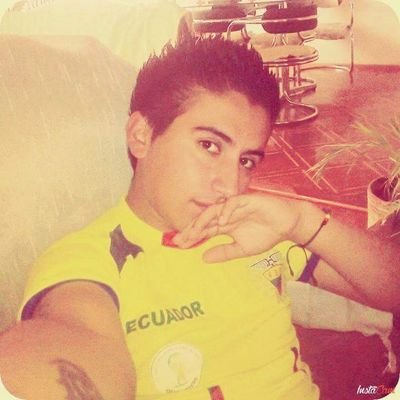 ni tu, ni yo, ni nadie golpea mas fuerte que la vida..!