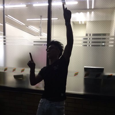 98I0a7Dy5hGKxhe's profile picture. （；゜０゜）