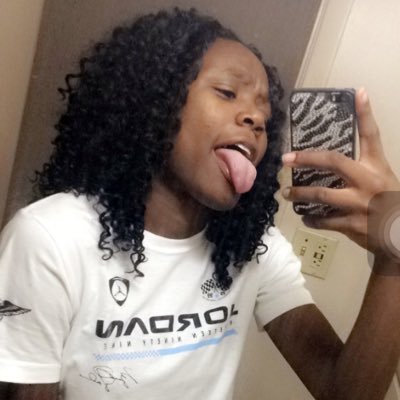 snapchat:fuxxk_afriend Facebook:Rayannadavis !! young with a lot of ambition 💚🏀🏋🏽