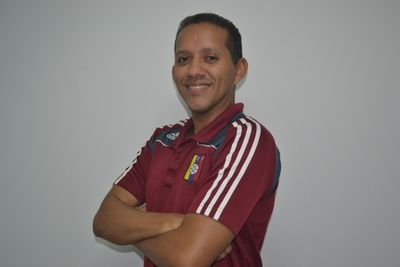 Instructor de Salsa casino, salsa en línea, bachata y bailoterapia. Coach en PNL. Siempre digo lo que pienso. Amo el fútbol. Fanático de los Leones del Caracas
