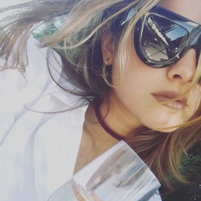 paupausv_'s profile picture. I'm not one of those complicated, mixed-up cats. I'm not looking for the secret to life... I just go on from day to day, taking what comes.      
Frank Sinatra