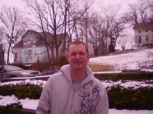 Hi,I,m Scott.I invite you to join me in making some real money online.It works.Anyone can do this and make money.