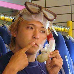 沖縄県恩納村の青の洞窟ダイビングとシュノーケルをメインとした小さなお店です☆
8歳からできる初級ダイビングもあります！
ファンダイビング・ライセンス取得コースもあり。
ご相談ください！
レンタルカメラ無料・インストラクター完全貸切ですので、
お客様のペースでゆっくり沖縄の海をお楽しみ頂けます！