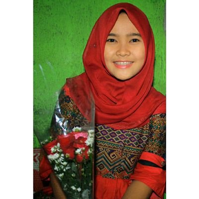 elisherawati055's profile picture. 