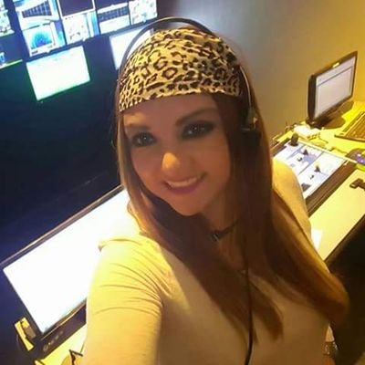 Mujer valiente, aventurera y soñadora. Hija de Dios,mamá de Héctor y Fer, periodista por vocación y por convicción. Jefe de Prensa EL Noticiero de Canal 6.