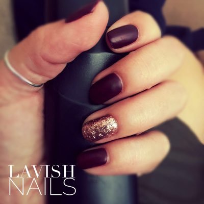 Fully qualified, insured and experienced Nail technician based in cheshunt, herts. Specialising in extensions, gels & nail art!