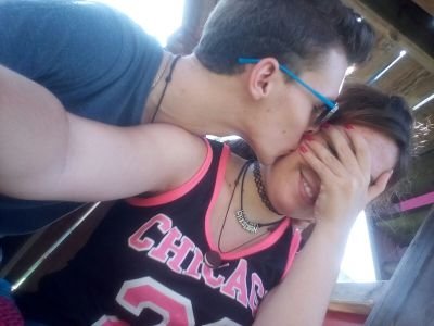 anime👽
music🎶
books📚
06-10-01 🌚
Te amo Cris 😻 #1💕