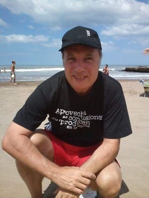 robertovege's profile picture. 