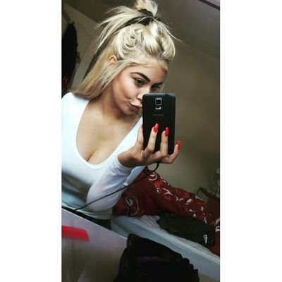 Summerlouise98x's profile picture. home town Southampton    18
Dan❤