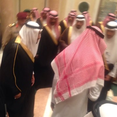 مديرالقناة الرياضية الاولى وعضوالجمعية العمومية للجنة الاولمبية السعودية و امين عام نادي سدوس ( سابقاً ) ومستشارديوانية الشباب وناشط إجتماعي وكاتب وناقد رياضي