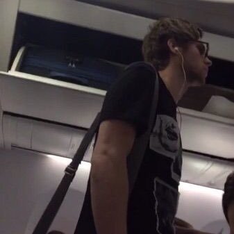 pizzaisbae76's profile picture. Luke hemmings = my entire existence