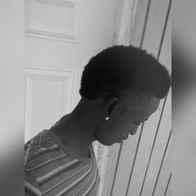 I'm 26yr old down to earth♠fun loving Jamaican♠ Who loves sports and music