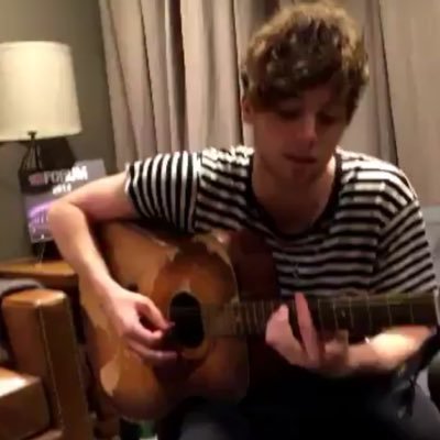 CHAMPAlNED's profile picture. @knjfeplay