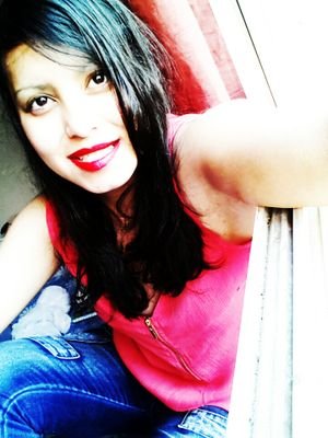 Me puedo caer,
Me puedo herir,
Puedo quebrarme:
Pero con eso no
Desaparecera Mi
Fuerza y mis ganas
De cumplir mis metas
Y ser feliz.