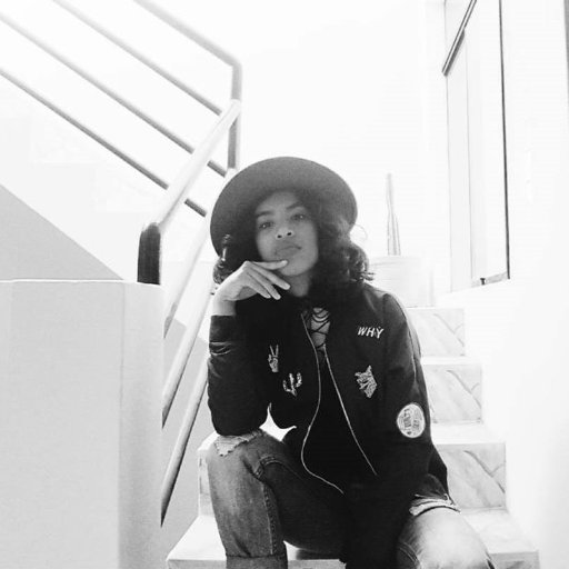 claudiaordt_'s profile picture. 1995. fashion/art/architecture 
Instagram & Snapchat: claudiaordt