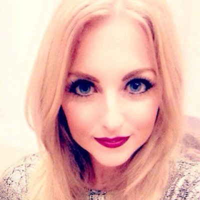 25, aspiring model, beauty lover and part-time lifeguard 🏊🏻 Live life to the full 😍 Follow me on Insta https://t.co/Wu8v4PwBgN
