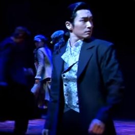 뮤지컬 지킬앤하이드 헨리 지킬 봇. 조지킬+개인해석 有. 캐붕주의. 답변은 100%수동+자동트윗 1시간 간격. DM은 언제나 열려있습니다. 에드워드 하이드 @E_Hyde_ 내 사랑 엠마 @E_Carew_ 친애하는 루시 @L_Harris_