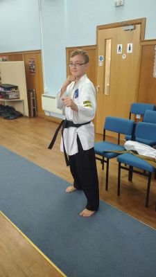 Aaron93317915's profile picture. I follow back!