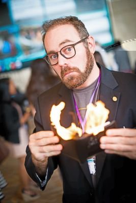 (877)210-1882....I use my #MAGIC skills to help PROMOTE businesses and ENTERTAIN audiences....MEMBER of the Hollywood @MagicCastle....PM me for a GUEST PASSES
