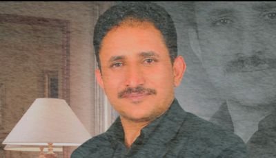 اجمل ابتسامه هي عندما تبتسم لشخص ليس موجود من حولك ولكن خطر على بالك